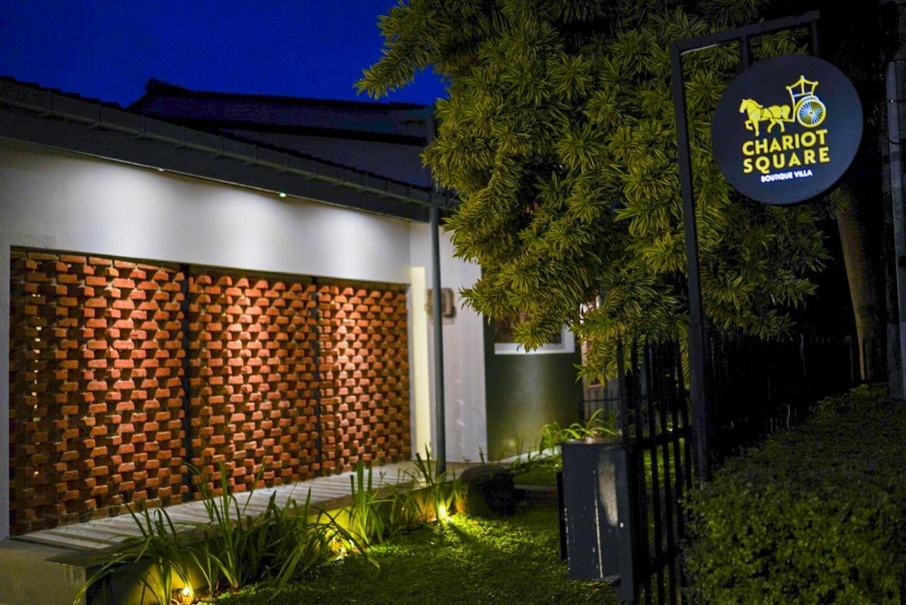 Chariot Square Hotel แคนดี้ ภายนอก รูปภาพ