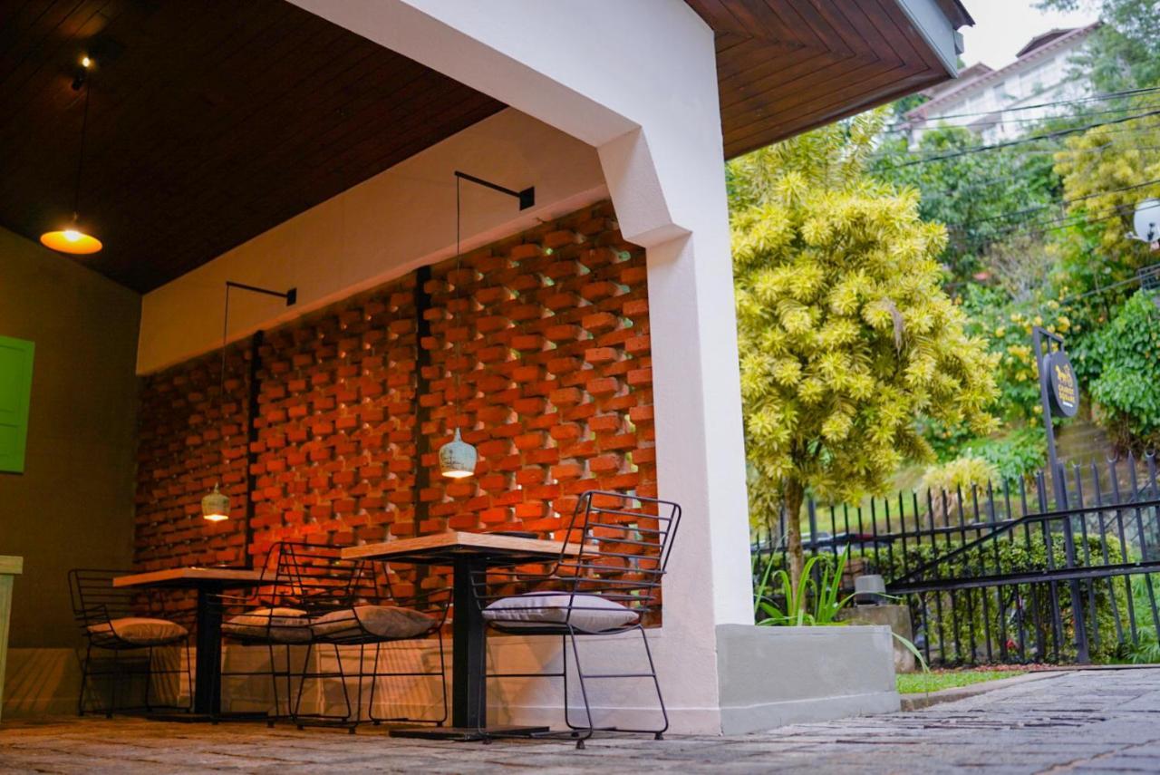 Chariot Square Hotel แคนดี้ ภายนอก รูปภาพ