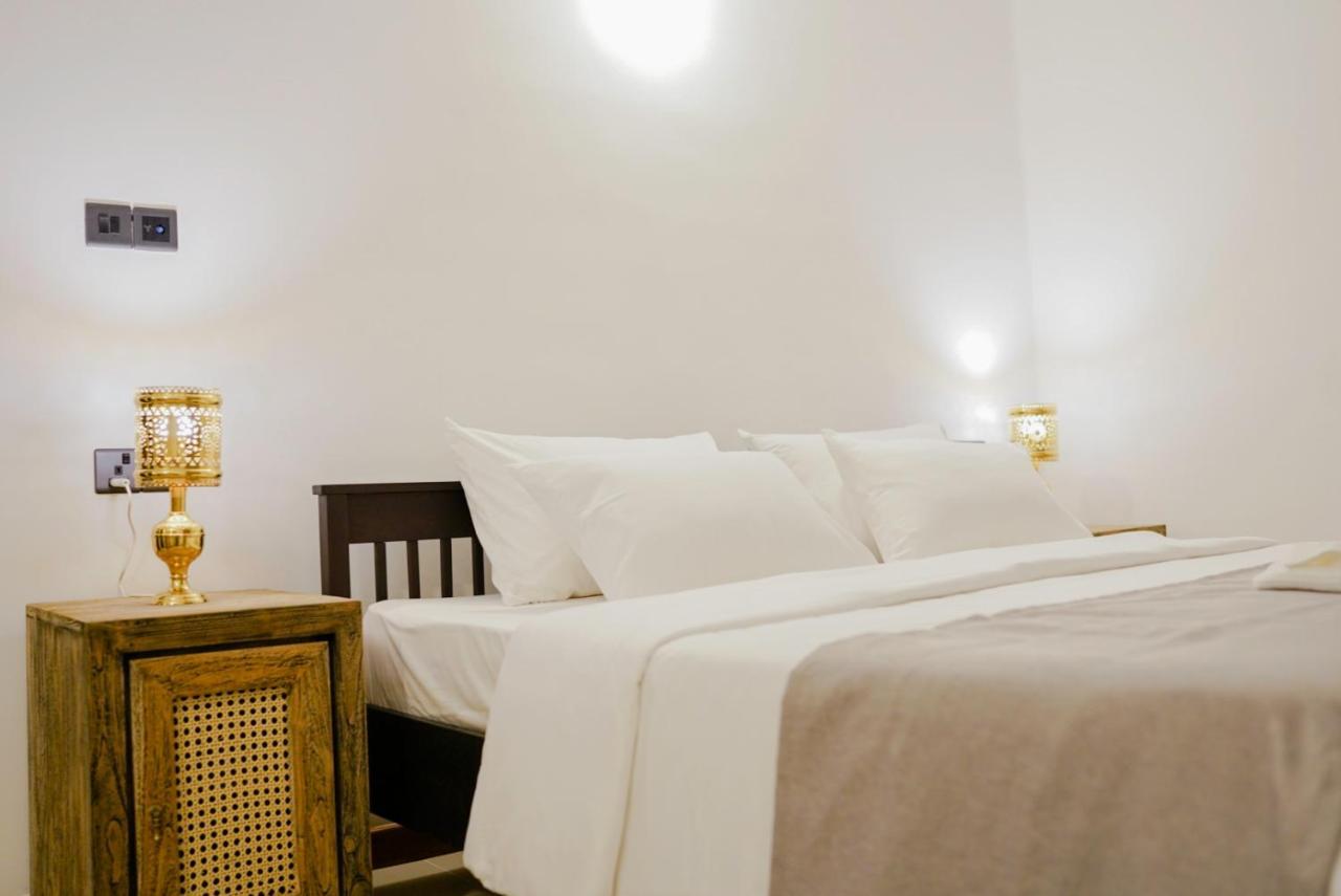 Chariot Square Hotel แคนดี้ ภายนอก รูปภาพ